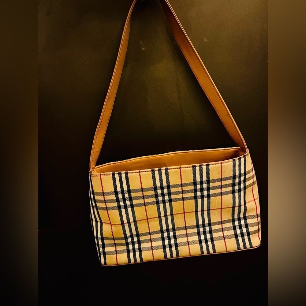 Burberry look-alike Plaid shoulder bag with Tan Accents! Great condition! - Picture 5 of 5